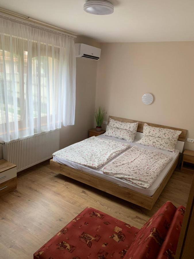 Zsuzsa Apartman Hajdúszoboszló 外观 照片