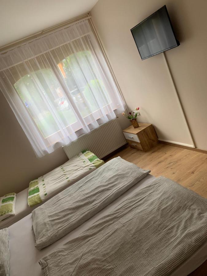 Zsuzsa Apartman Hajdúszoboszló 外观 照片