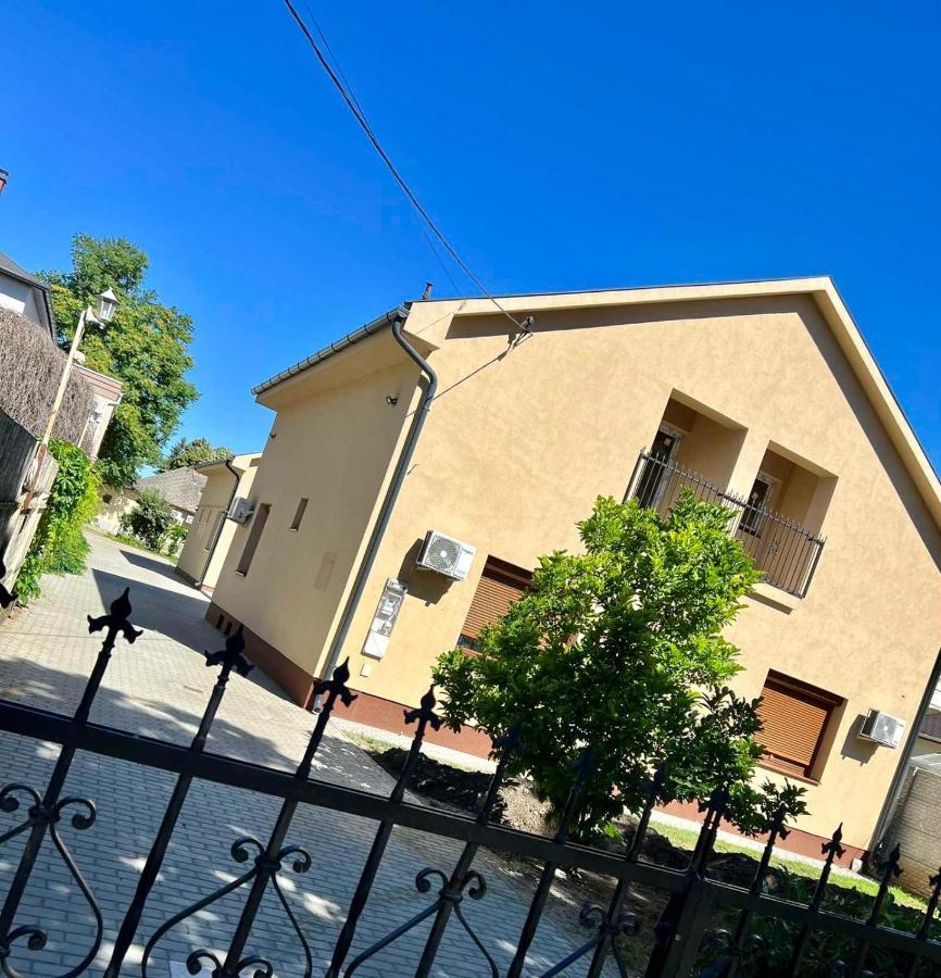 Zsuzsa Apartman Hajdúszoboszló 外观 照片