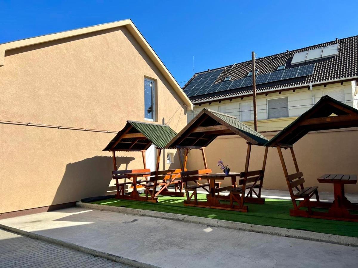 Zsuzsa Apartman Hajdúszoboszló 外观 照片